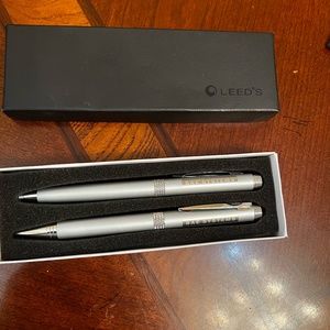 Pen set